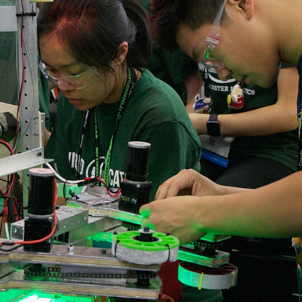 Pagtulong sa Komunidad at Edukasyon